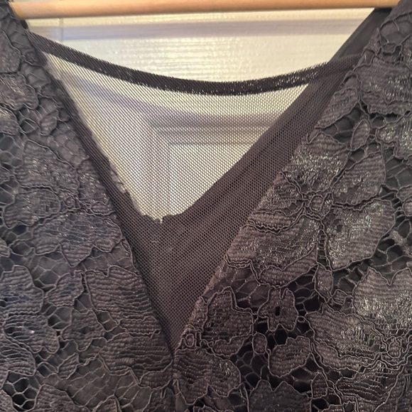 Black lace dress with peekaboo sides - Picture 3 of 11